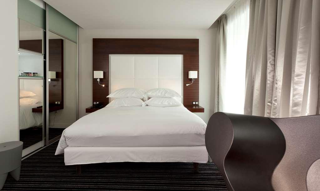 Le Grand Grenoble, Bw Premier Collection By Western Grenoble
